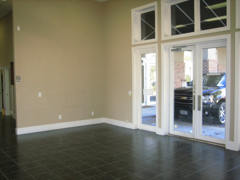 1054 Johnnie Dodds Blvd, Mount Pleasant, SC à louer - Photo intérieure - Image 3 de 8