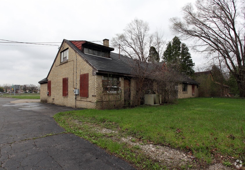 23685 Northwestern Hwy, Southfield, MI for sale - Building Photo - Image 2 of 4