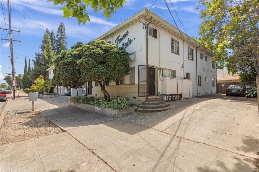 121 N 8th St, San Jose, CA à vendre - Photo du bâtiment - Image 3 de 19
