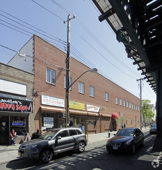 4102-4110 White Plains Rd, Bronx, NY à louer - Photo du bâtiment - Image 2 de 2
