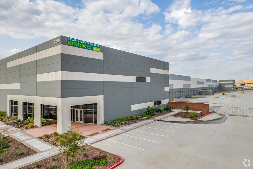 2250 S Litchfield Rd, Goodyear, AZ for lease - Building Photo - Image 2 of 13
