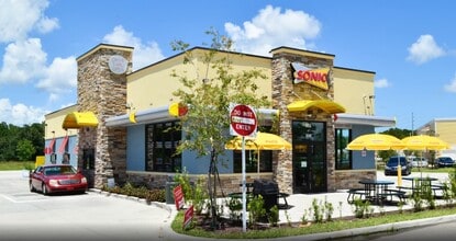 1051 Cypress Pky, Kissimmee, FL à louer Photo du bâtiment- Image 1 de 3