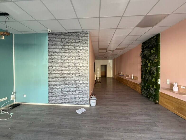 4 Bis Rue Du 11 Novembre 1918, Mions for lease - Interior Photo - Image 3 of 9