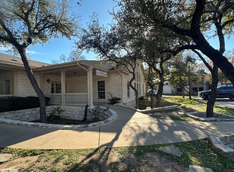 12335 Hymeadow Dr, Austin, TX à vendre - Photo du bâtiment - Image 2 de 20
