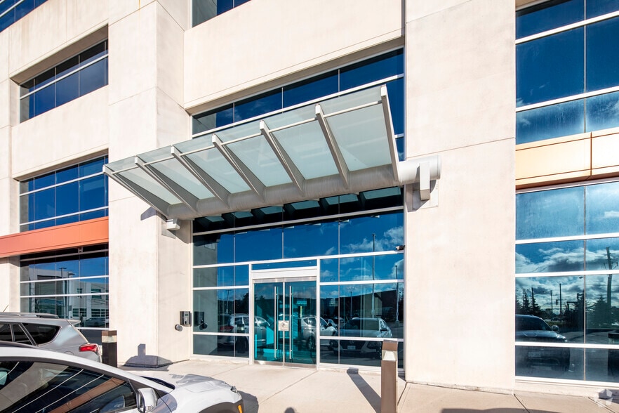 7300-7330 Keele St, Concord, ON for lease - Building Photo - Image 3 of 5