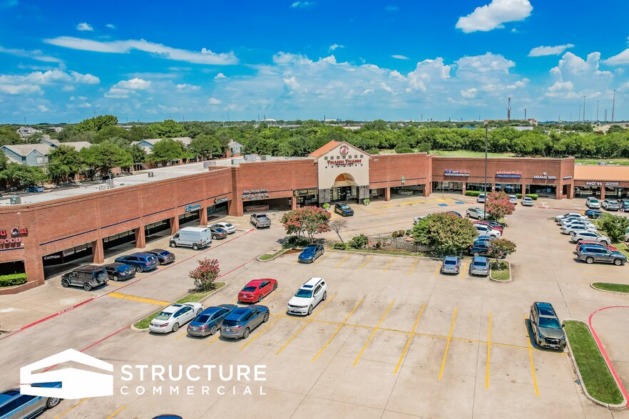 2505-2525 E Arkansas Ln, Arlington, TX à vendre - Photo du bâtiment - Image 1 de 12