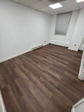 17 W Jefferson St, Rockville, MD à louer Photo intérieure- Image 1 de 2