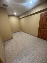170 English Landing Dr, Parkville, MO for lease Interior Photo- Image 2 of 4