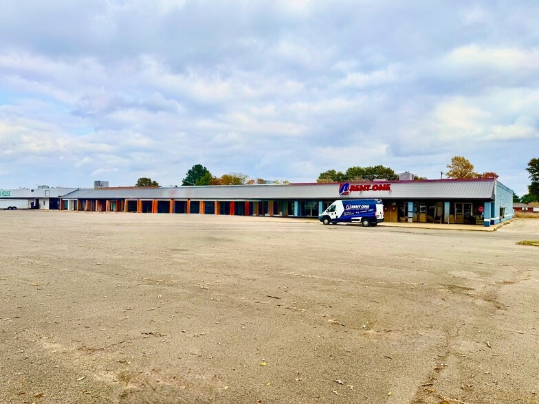 1100 N Douglass St, Malden, MO for sale - Primary Photo - Image 1 of 13