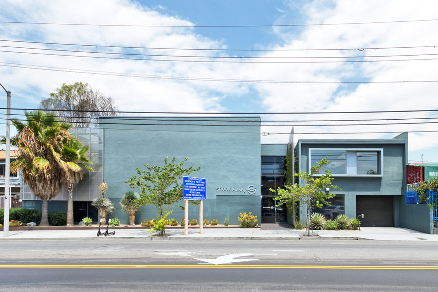 5735 Melrose Ave, Los Angeles, CA for lease - Building Photo - Image 1 of 17