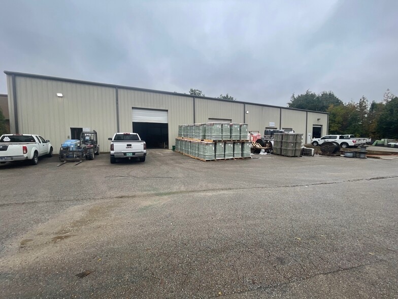 71 Fairway Blvd, Jackson, TN for lease - Building Photo - Image 1 of 6