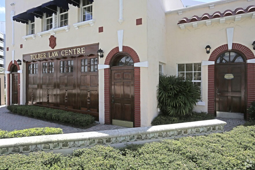 700 S Andrews, Fort Lauderdale, FL à louer - Photo du bâtiment - Image 3 de 11