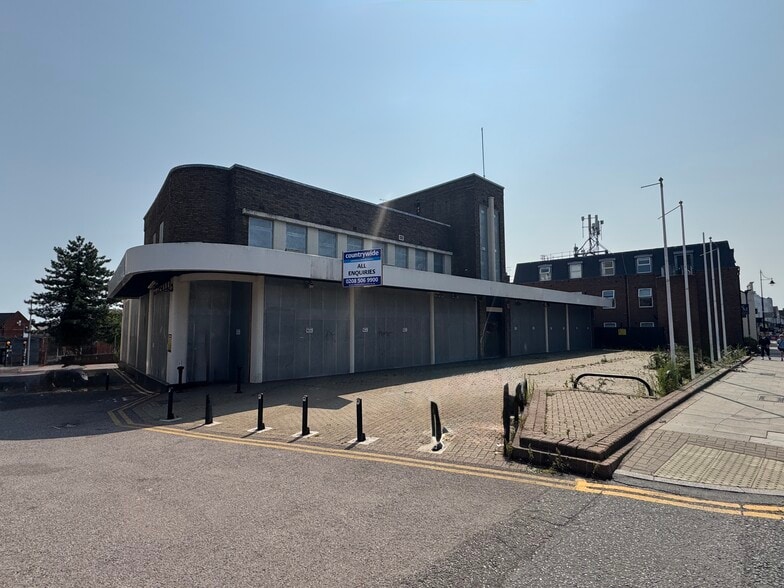 50-56 High Rd, London for lease - Primary Photo - Image 1 of 11