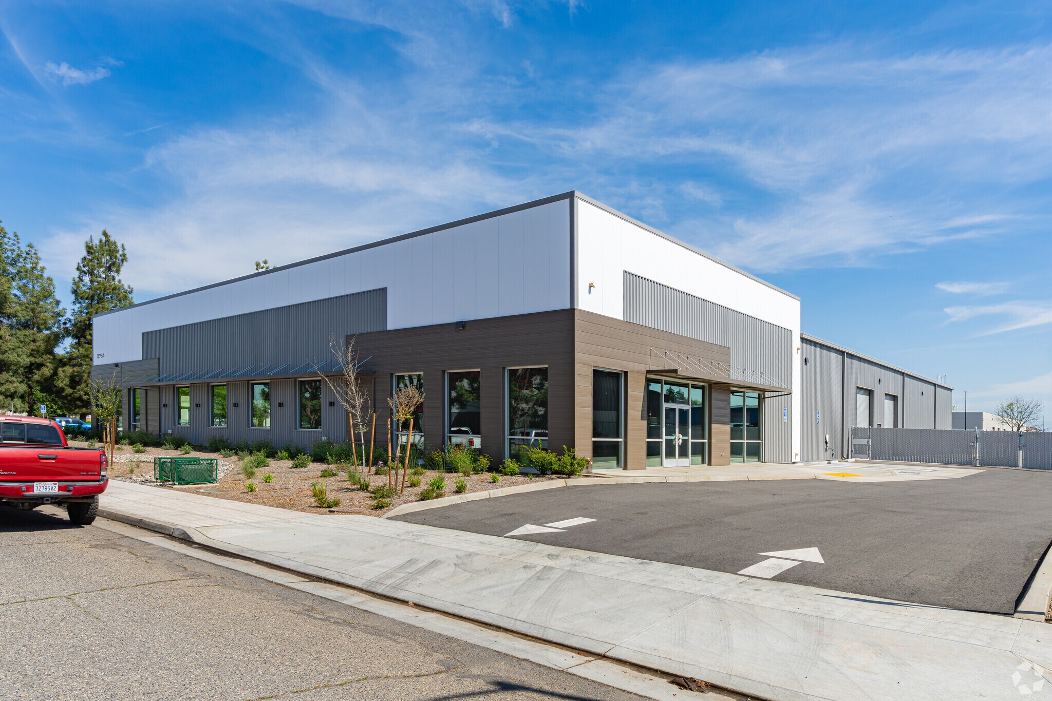 2754 Business Park Ave, Fresno, CA à louer Photo du bâtiment- Image 1 de 6