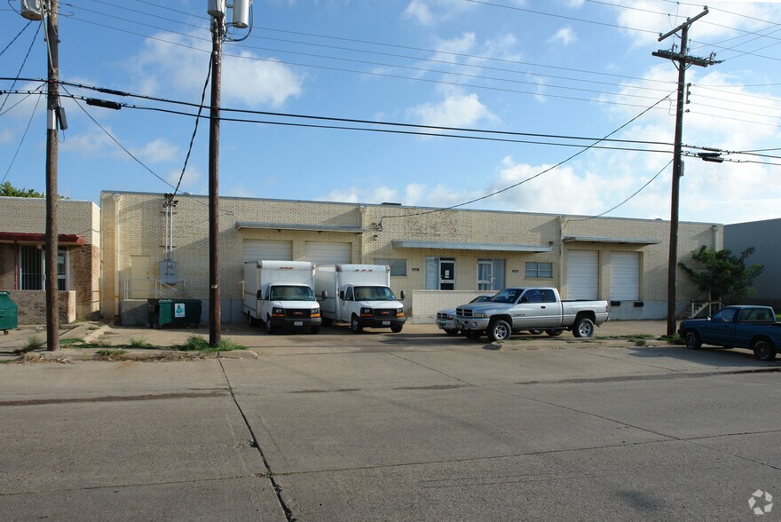 1119 Quaker St, Dallas, TX for lease - Building Photo - Image 1 of 3