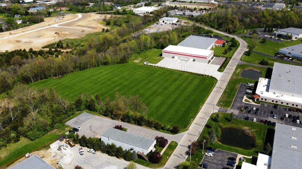 Advanced Dr, Springboro, OH à vendre - Photo du bâtiment - Image 3 de 4