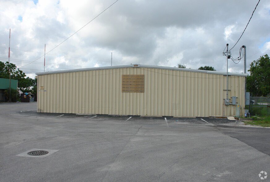 700 S Milwee St, Longwood, FL à louer - Photo du bâtiment - Image 3 de 7