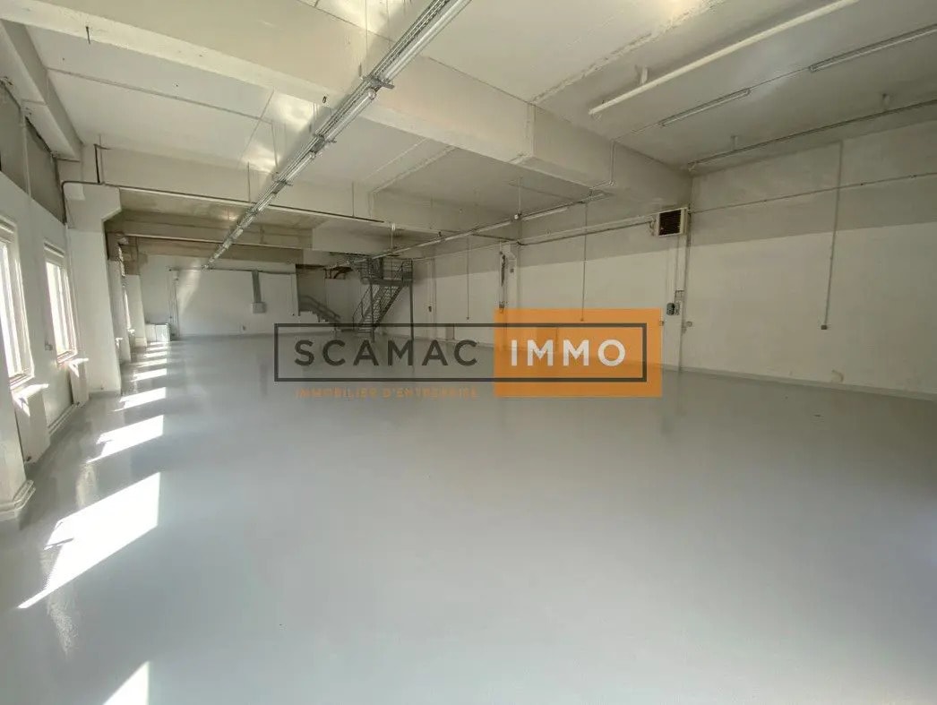 Industrial in Lognes for lease Building Photo- Image 1 of 8