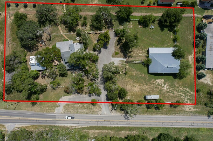 23351 Ranch to Market 150 rd, Driftwood, TX à vendre - Photo du bâtiment - Image 3 de 45