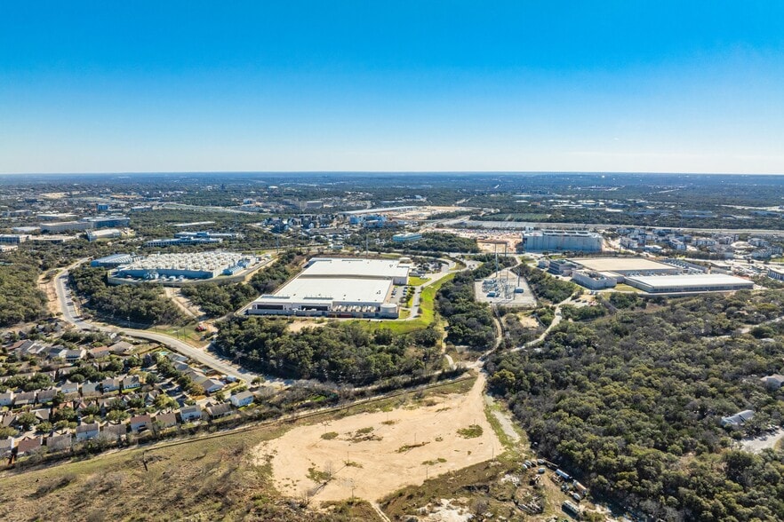 00 Impala Summit, San Antonio, TX for sale - Building Photo - Image 3 of 11