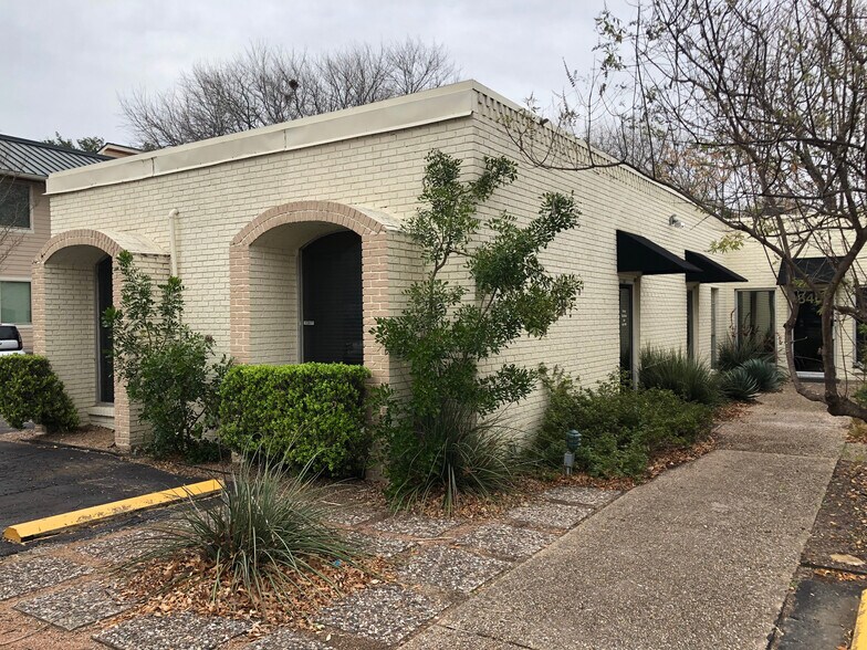 8401 Shoal Creek Blvd, Austin, TX à louer - Photo du bâtiment - Image 1 de 8