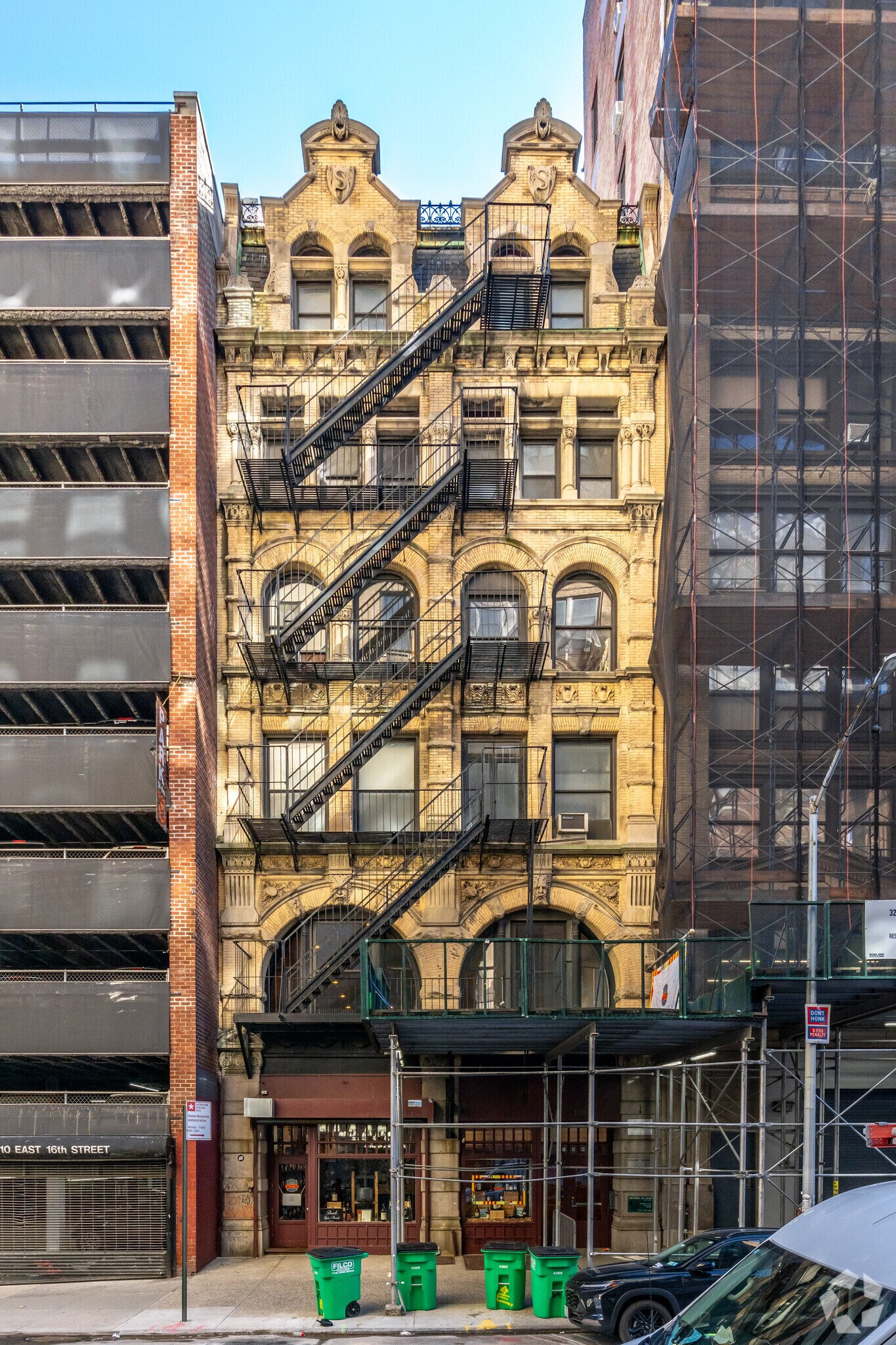 108 E 16th St, New York, NY à louer Photo du bâtiment- Image 1 de 4