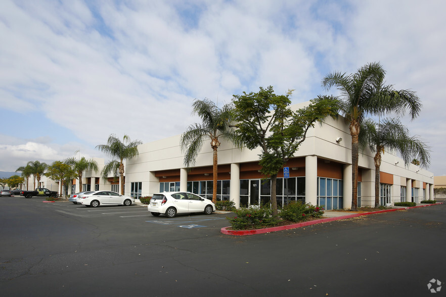 2175 Sampson Ave, Corona, CA for lease - Building Photo - Image 3 of 8