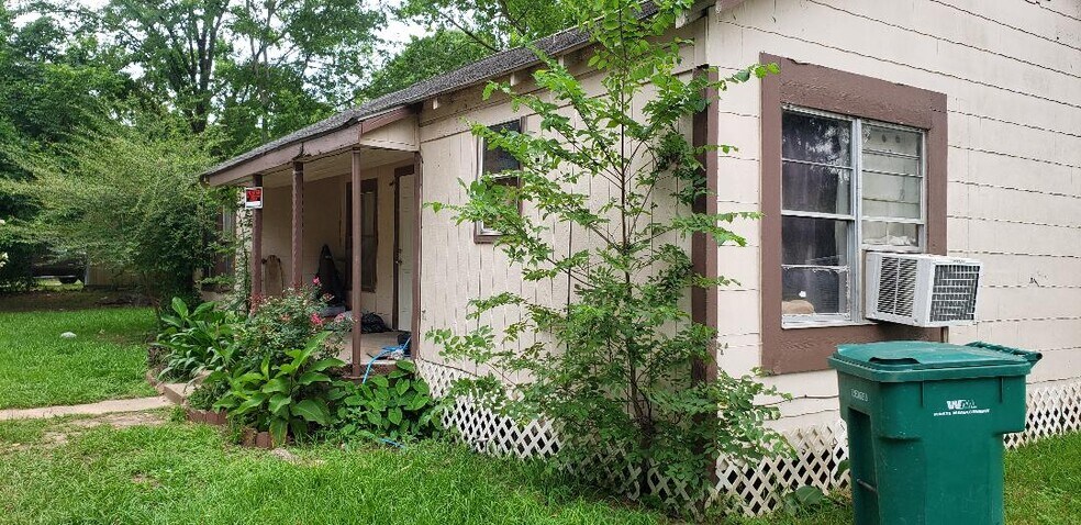 515 N Danville St, Willis, TX à vendre - Photo principale - Image 1 de 1