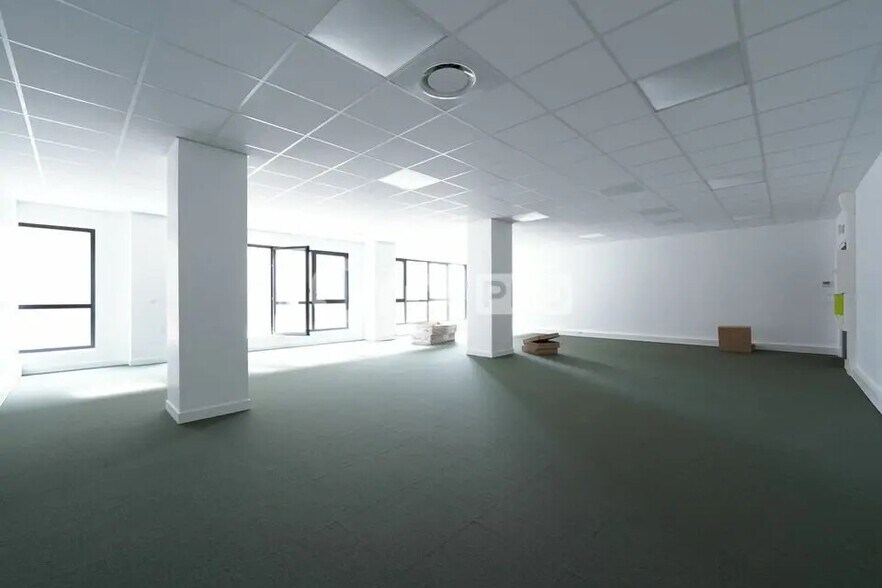 Office in Montluel for sale - Interior Photo - Image 3 of 10