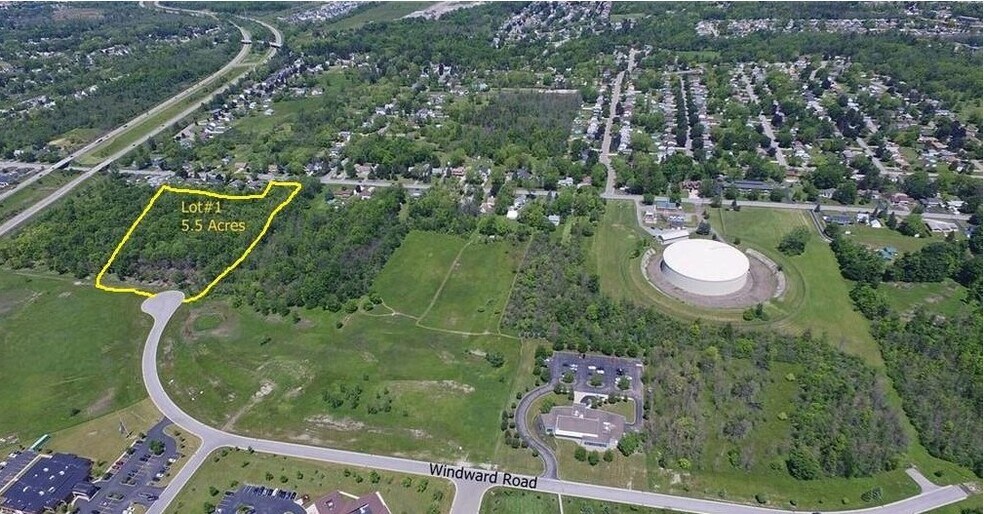 235 Windward Dr, Orchard Park, NY for sale - Building Photo - Image 2 of 15