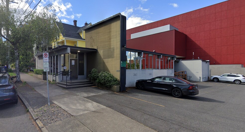 1717 SW Madison St, Portland, OR à louer - Photo du bâtiment - Image 3 de 6