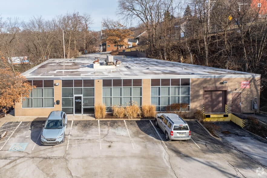 2809 Banksville Rd, Pittsburgh, PA for lease - Building Photo - Image 3 of 15