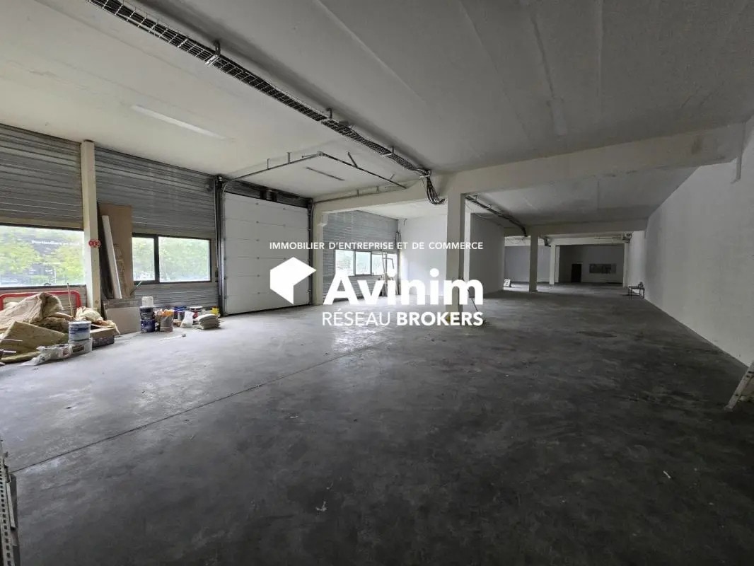 Industrial in Taverny for lease Interior Photo- Image 1 of 5