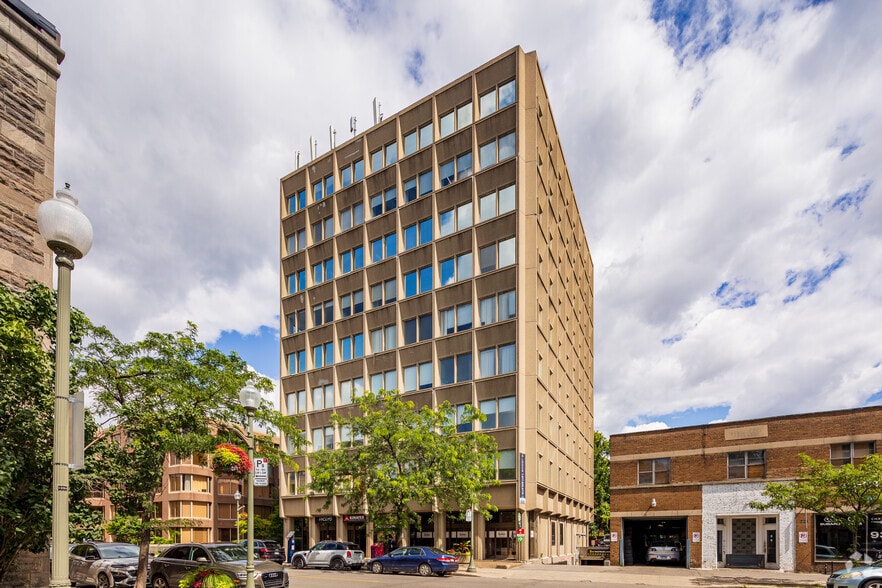 245 Av Victoria, Westmount, QC à louer - Photo du bâtiment - Image 2 de 7