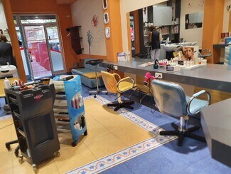 Plus de détails pour Multi-résidentiel à vendre