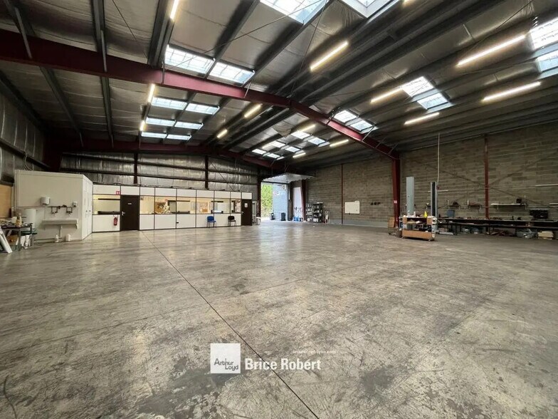 1-9 Chemin De Chapoly-Laval, Saint-Genis-Laval for lease - Building Photo - Image 3 of 6