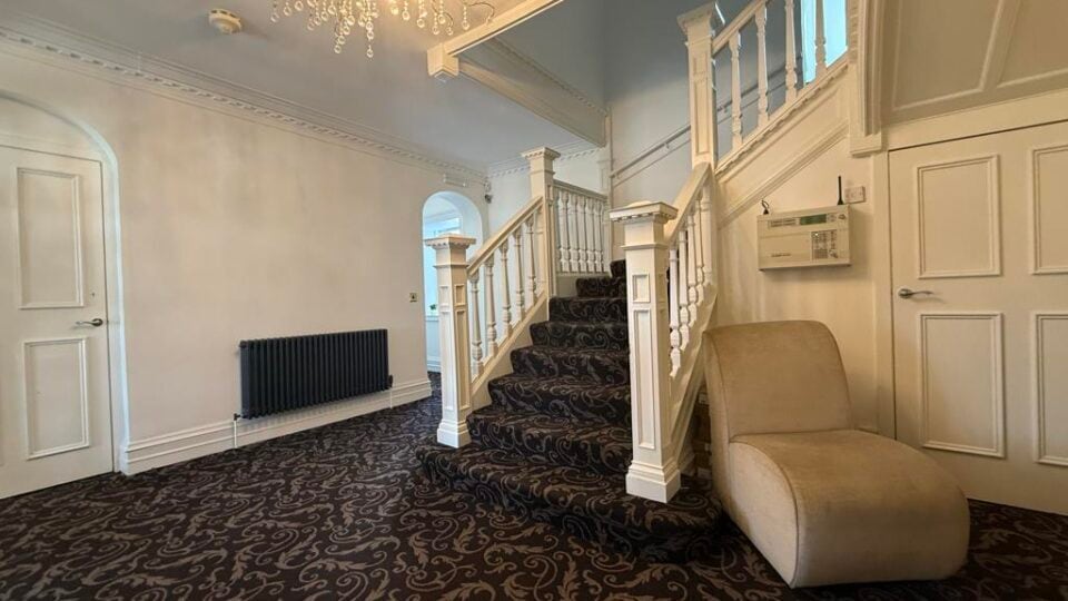 129 Henderson St, Stirling for sale - Interior Photo - Image 3 of 5