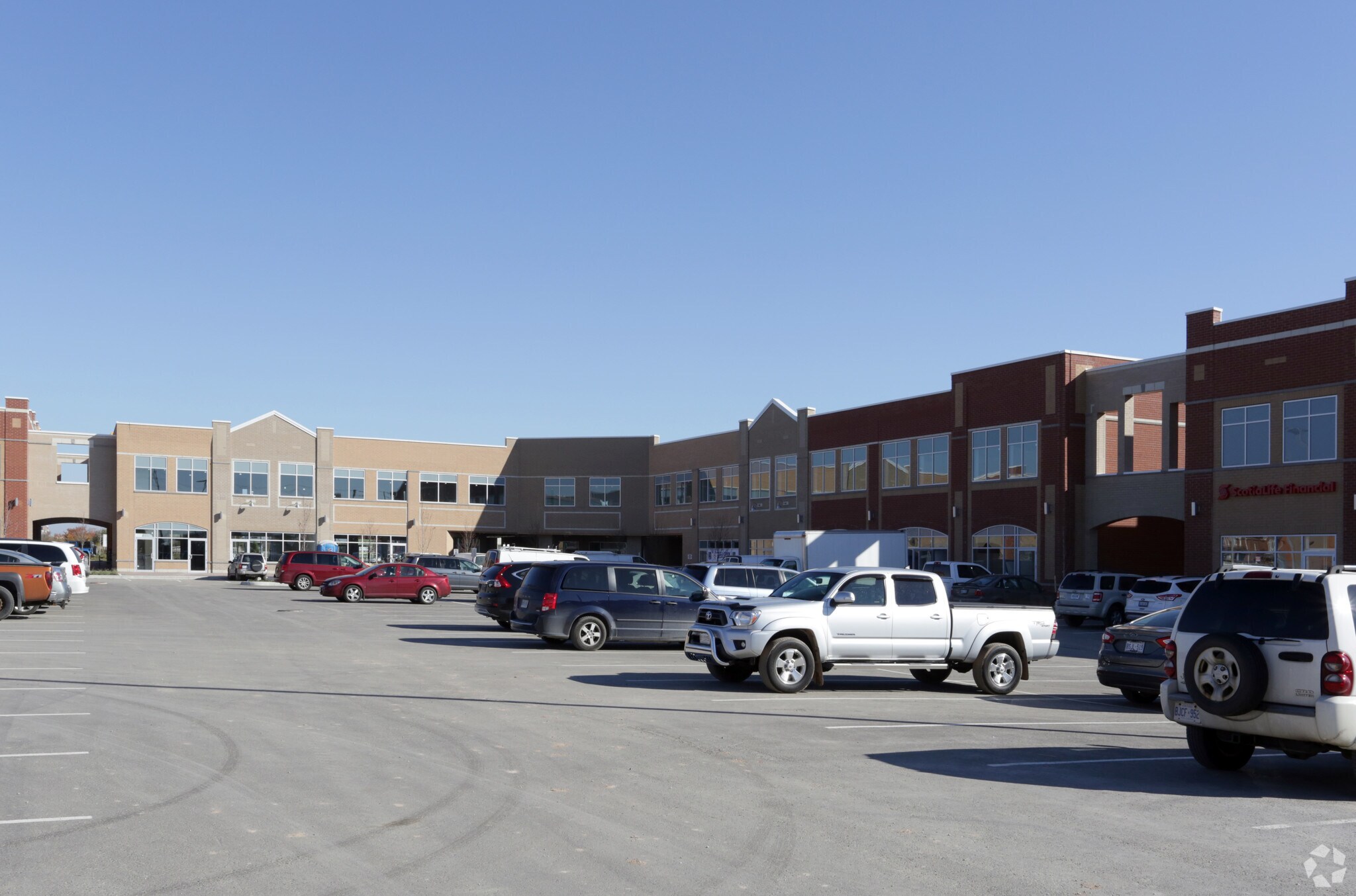 483 Dundas St W, Oakville, ON for lease Primary Photo- Image 1 of 3