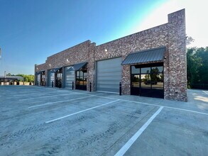 124 Kimball Dr, Madison, MS for lease Building Photo- Image 1 of 2