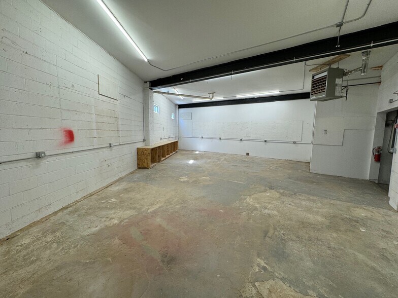 9 W Oakley St, Poughkeepsie, NY for lease - Building Photo - Image 2 of 6