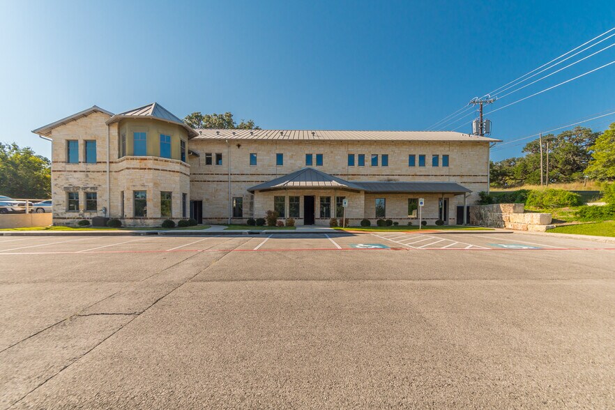 415 S School St, Boerne, TX à louer - Photo du bâtiment - Image 2 de 7