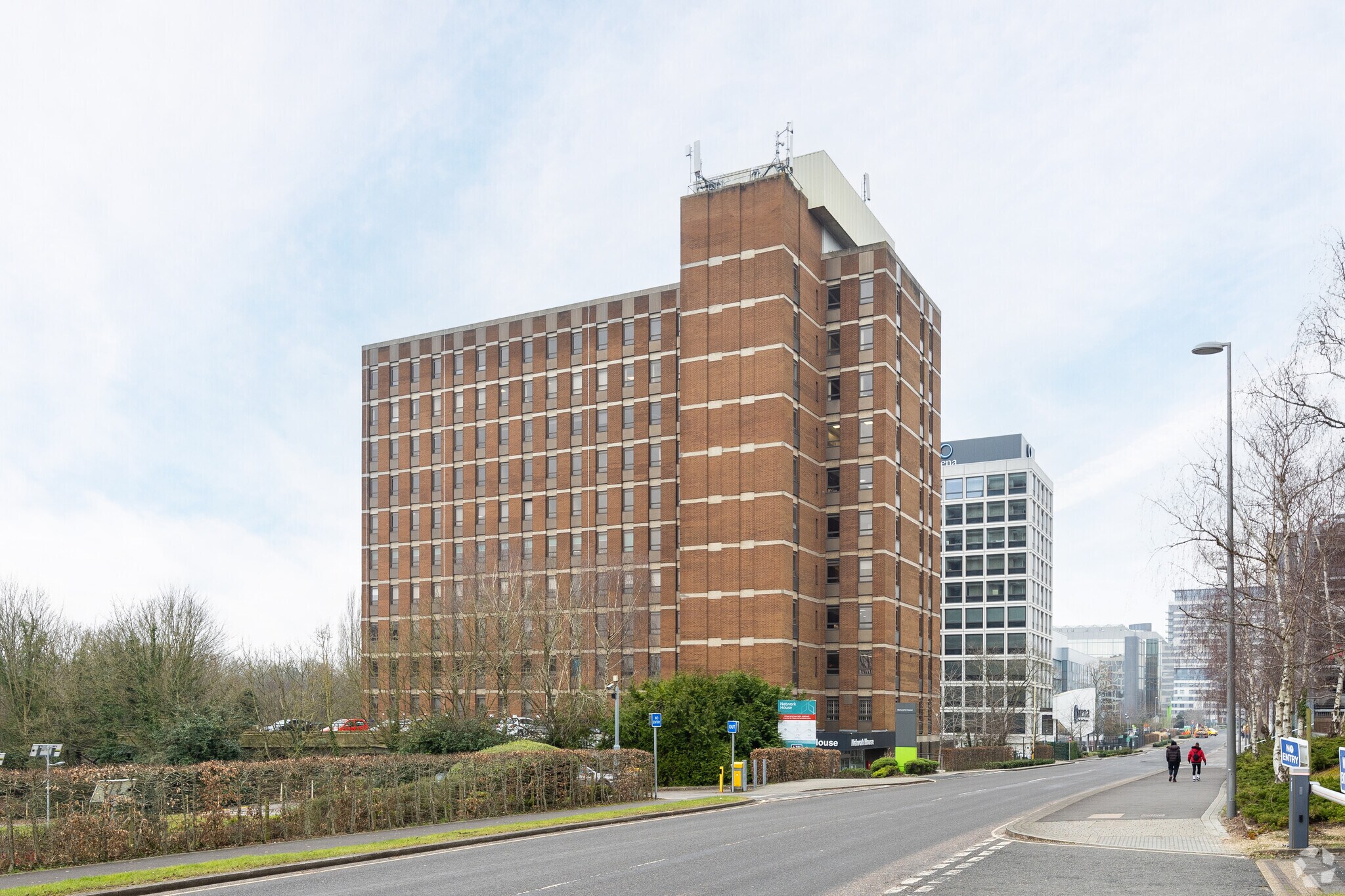 Basing Vw, Basingstoke for lease Primary Photo- Image 1 of 9