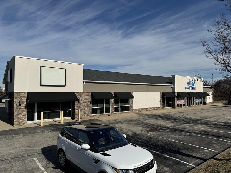 700 Chauvet Dr, Pittsburgh, PA for lease - Primary Photo - Image 1 of 1