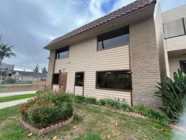 1654 E 4th St, Santa Ana, CA for sale - Building Photo - Image 2 of 21