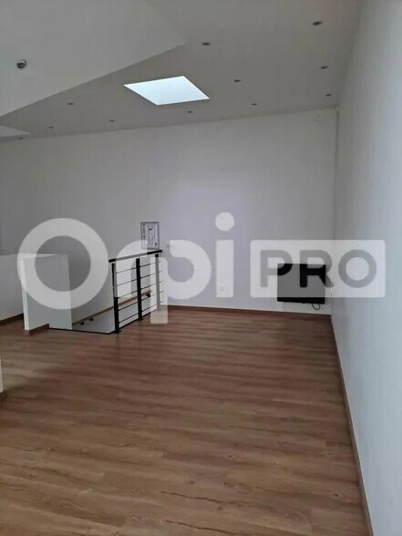 Retail in Épernay for lease - Interior Photo - Image 1 of 4