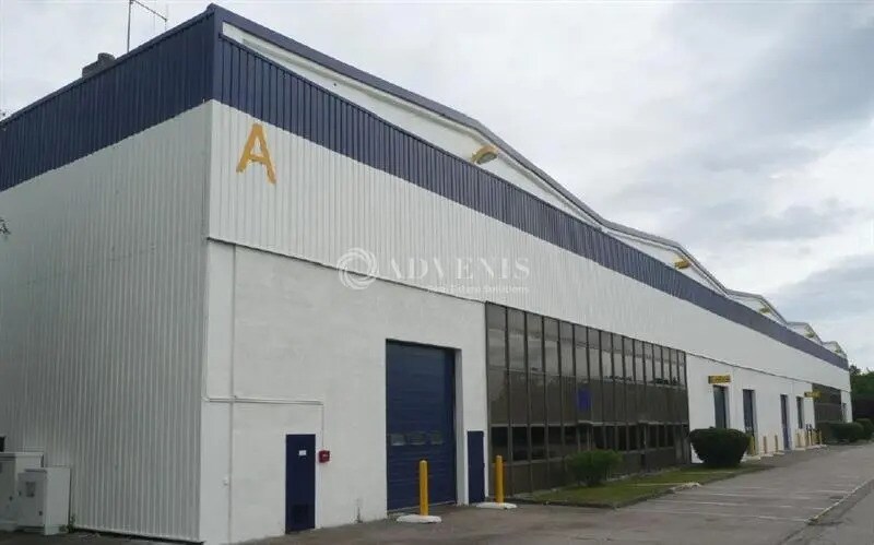 Industrial in Gondreville for lease - Building Photo - Image 1 of 8