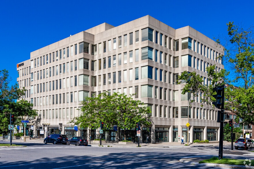 3525-3535 Ch Queen-Mary, Montréal, QC for lease - Building Photo - Image 2 of 7