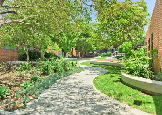 10121 Jefferson Blvd, Culver City, CA for lease - Building Photo - Image 2 of 7