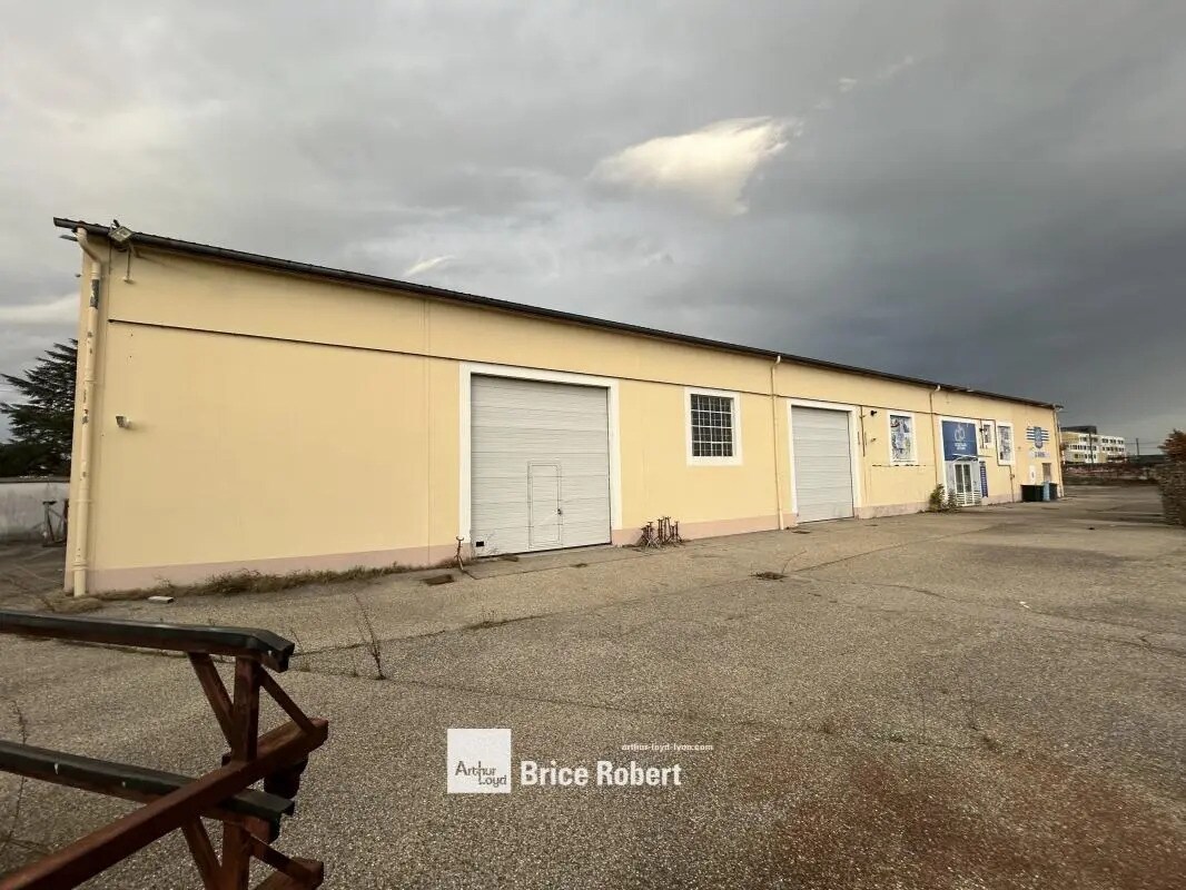 21 Rue Jean Jaurès, Meyzieu for lease Building Photo- Image 1 of 5