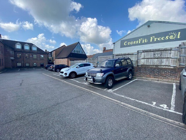 6 London Rd, Newbury à louer - Photo du bâtiment - Image 3 de 5